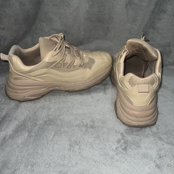 Designer sneakers - Picture 3 of 6